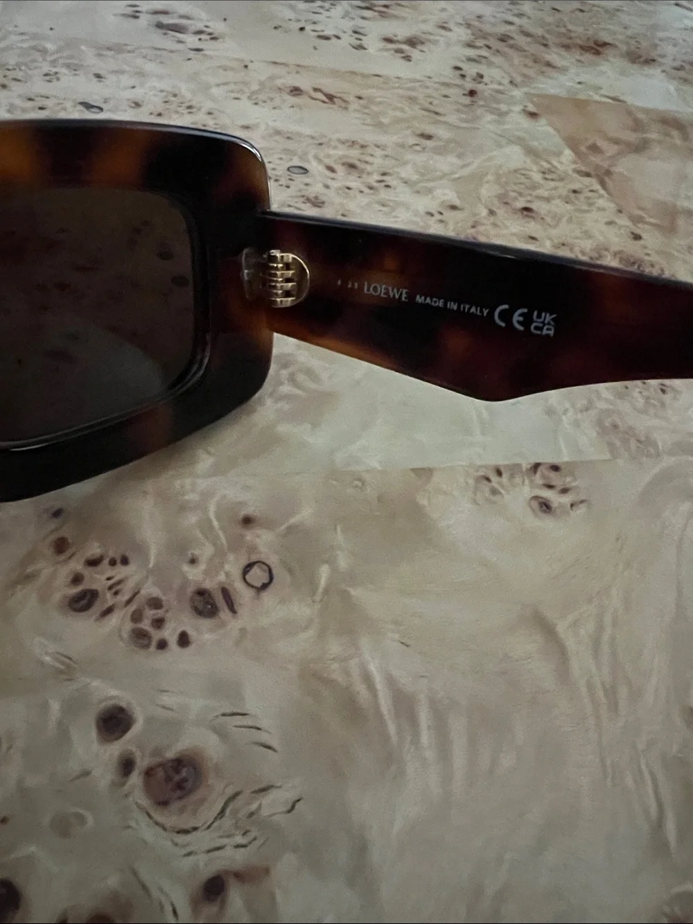 Loewe sunglasses LW40101I in tortoise shell